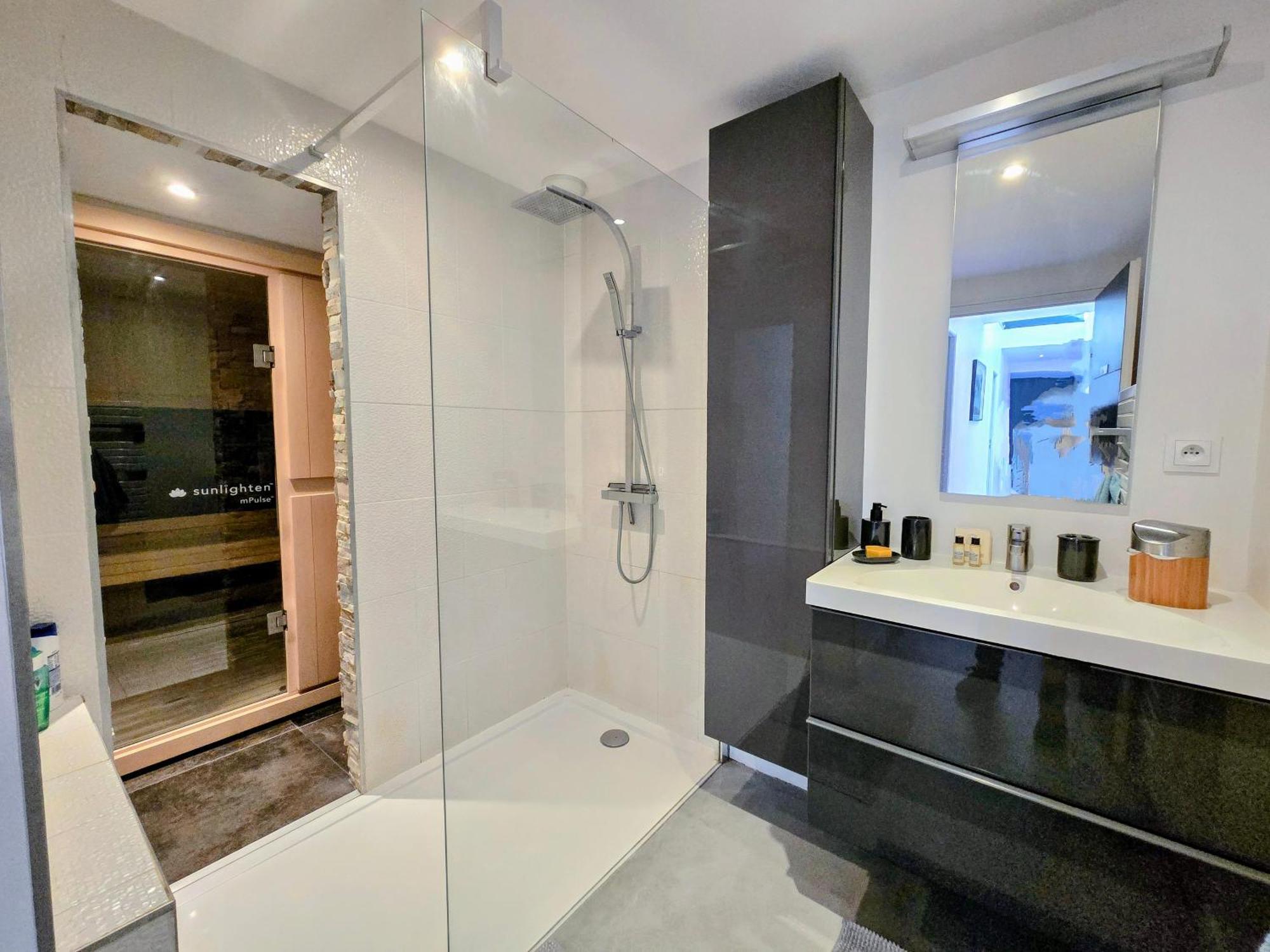 Rouen Centre Avec Sauna - Jacuzzi - Parking - 5 Etoiles エクステリア 写真